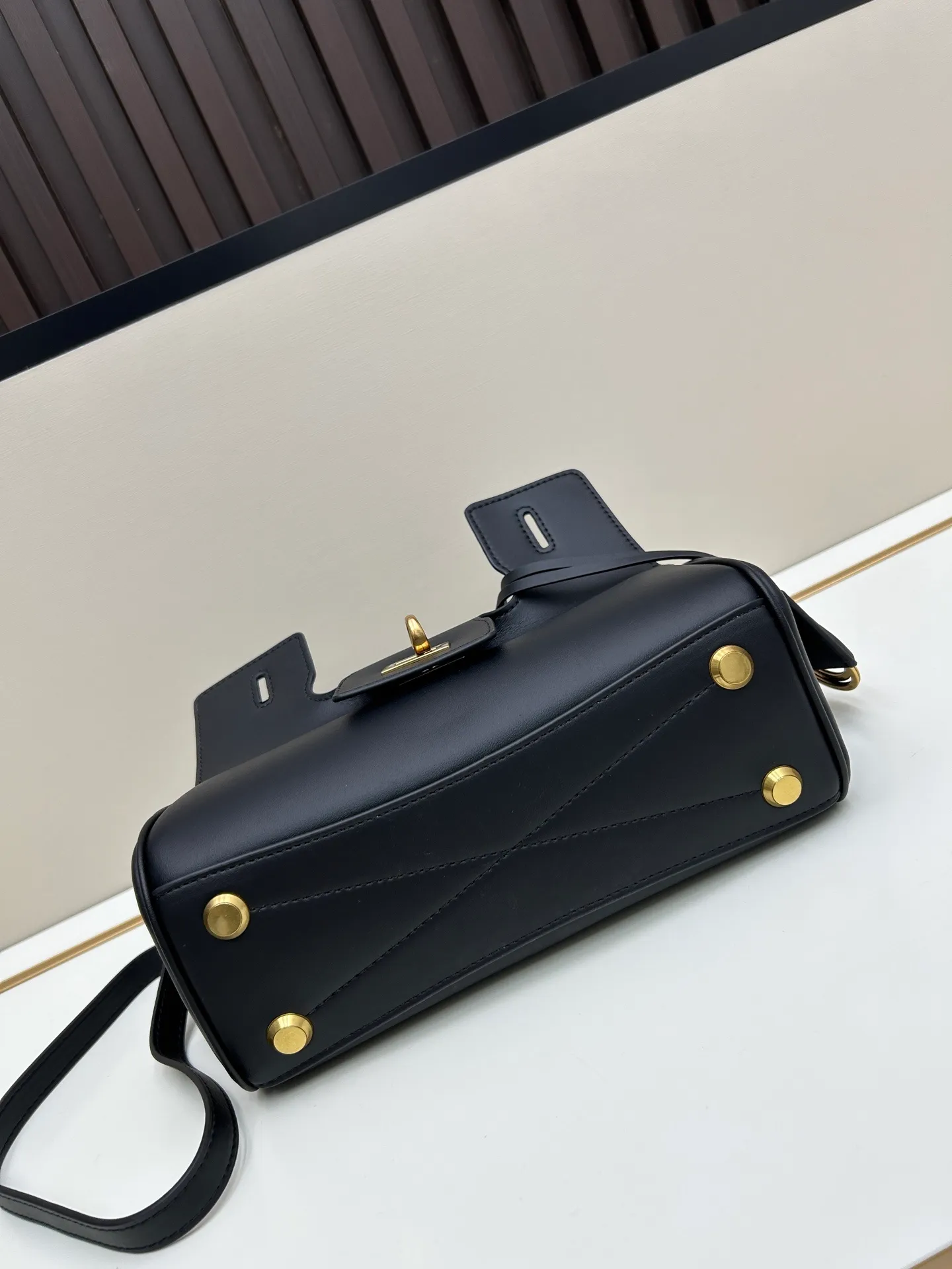 All categories Balenciaga Women's Bags (Balenciaga) Balenciaga 804816