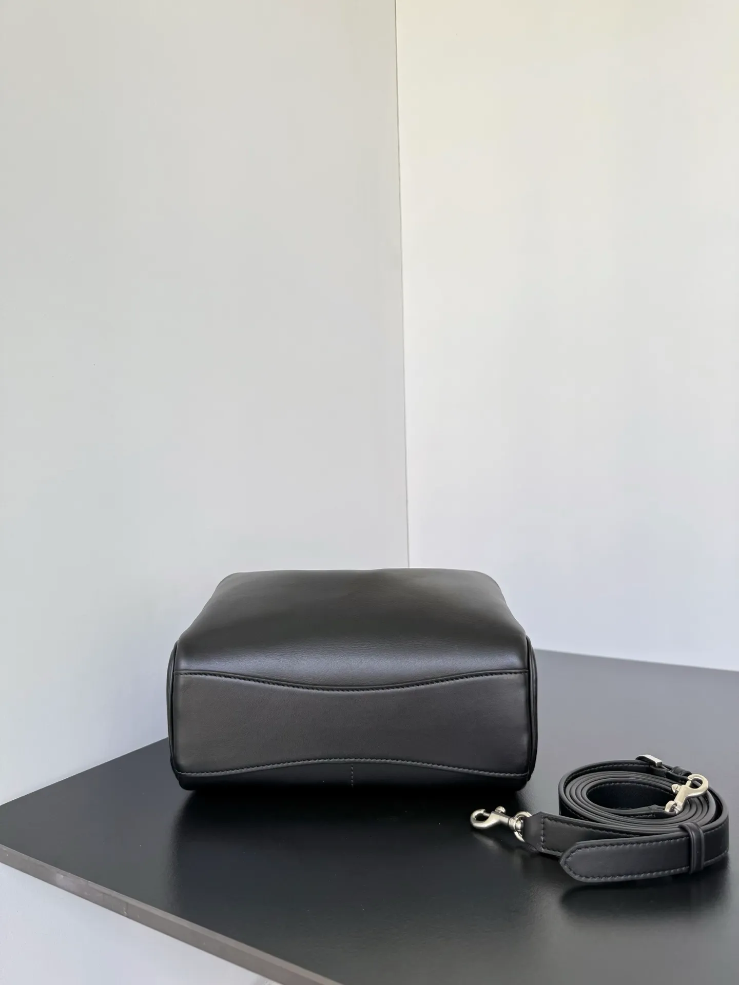 All Categories Balenciaga Women's Bags (Balenciaga) Balenciaga 222