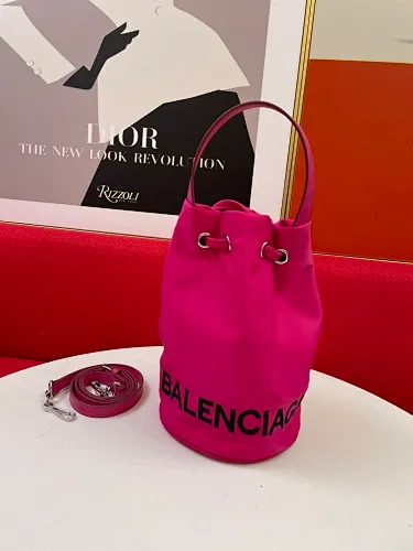 All categories Official website "Brand Women's Bags" Women's Bags 💙 BALENCIAGA 2023 latest Balenciaga bucket bag