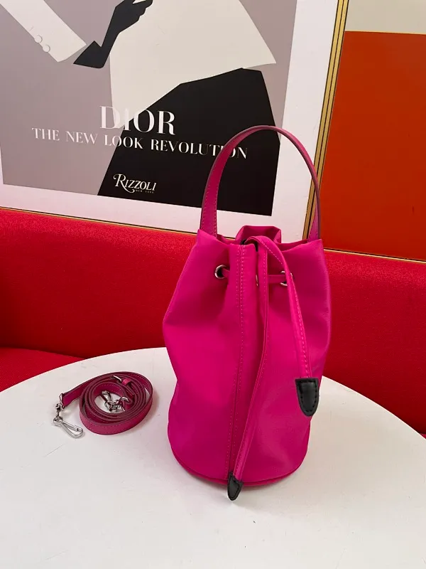 All categories Official website "Brand Women's Bags" Women's Bags 💙 BALENCIAGA 2023 latest Balenciaga bucket bag