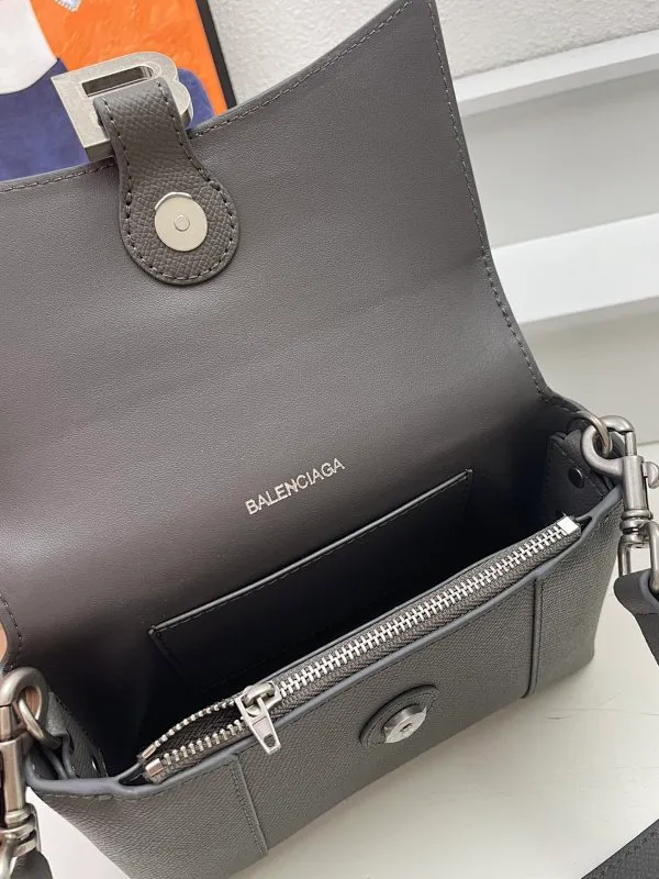 All Categories Official Website "Brand Women's Bags" Women's Bags 💙 BALENCIAGA 2023 latest Balenciaga hourglass bag