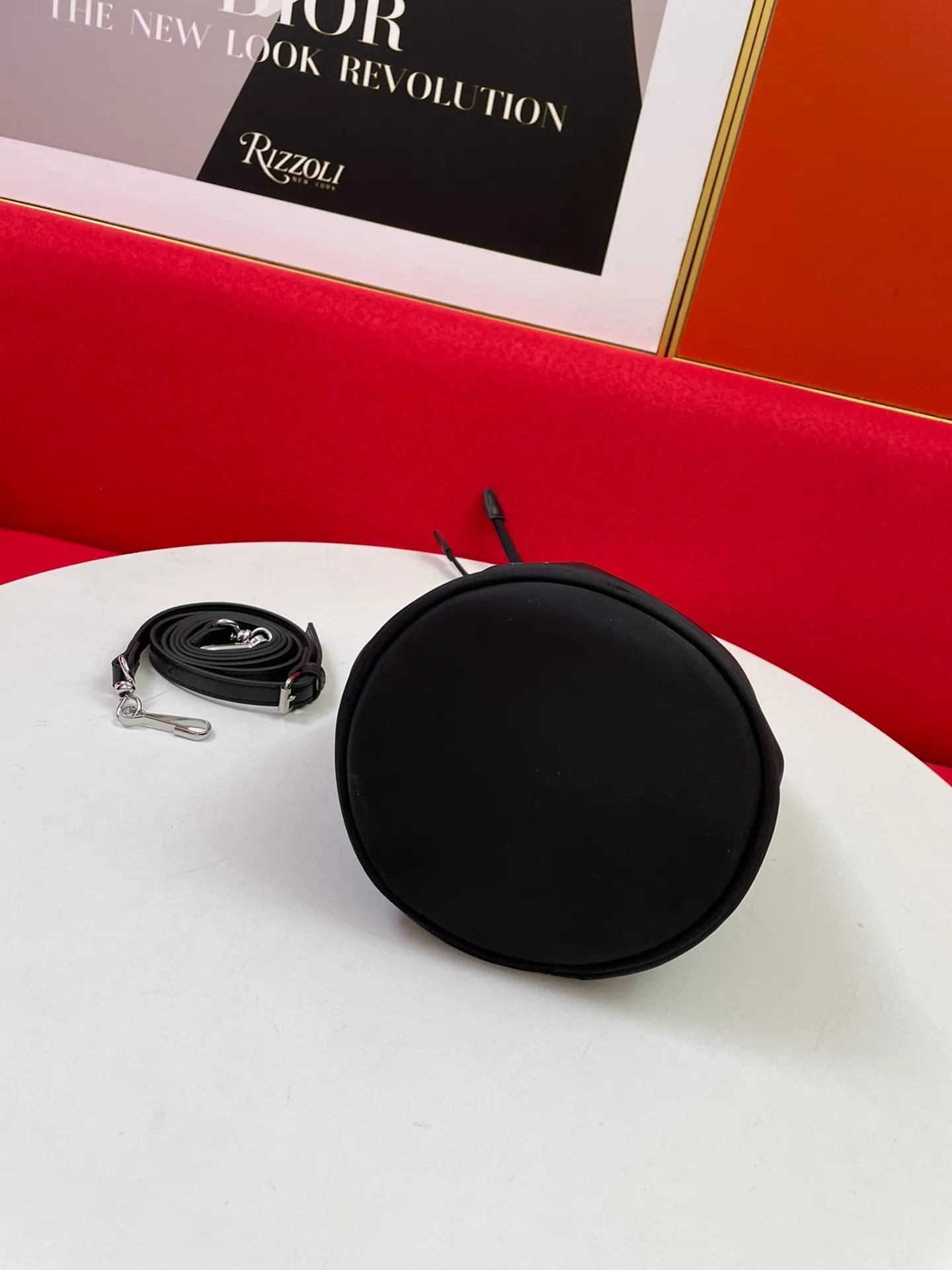 All categories Official website "Brand Women's Bags" Women's Bags 💙 BALENCIAGA 2023 latest Balenciaga bucket bag