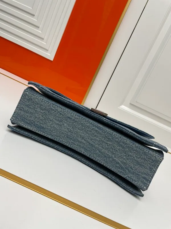 All categories Official website "Brand Women's Bags" Women's Bags 💙 BALENCIAGA 2023 latest Balenciaga denim crossbody bag