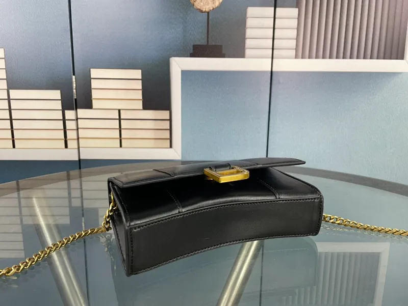 All categories Official website "Brand Women's Bags" Women's Bags 💙 BALENCIAGA 2023 latest Balenciaga crossbody bag