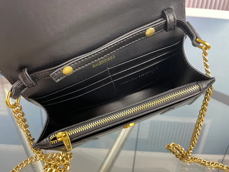 All categories Official website "Brand Women's Bags" Women's Bags 💙 BALENCIAGA 2023 latest Balenciaga crossbody bag