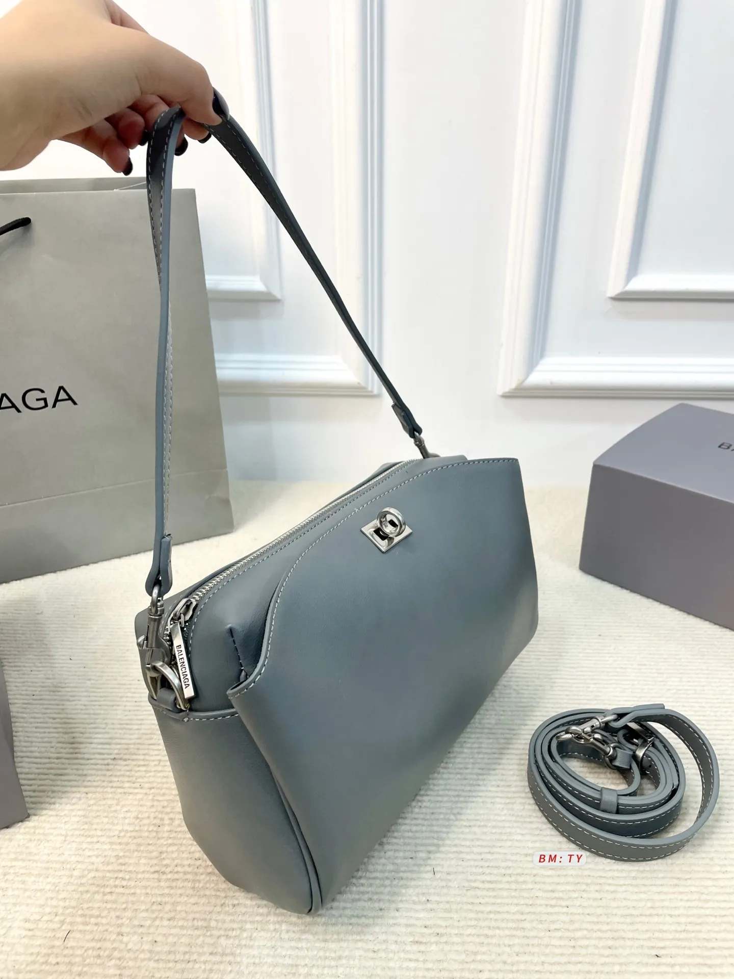 All Categories Official Website "Brand Women's Bags" Women's Bags 💙 BALENCIAGA 2025 New Balenciaga Crossbody Bag