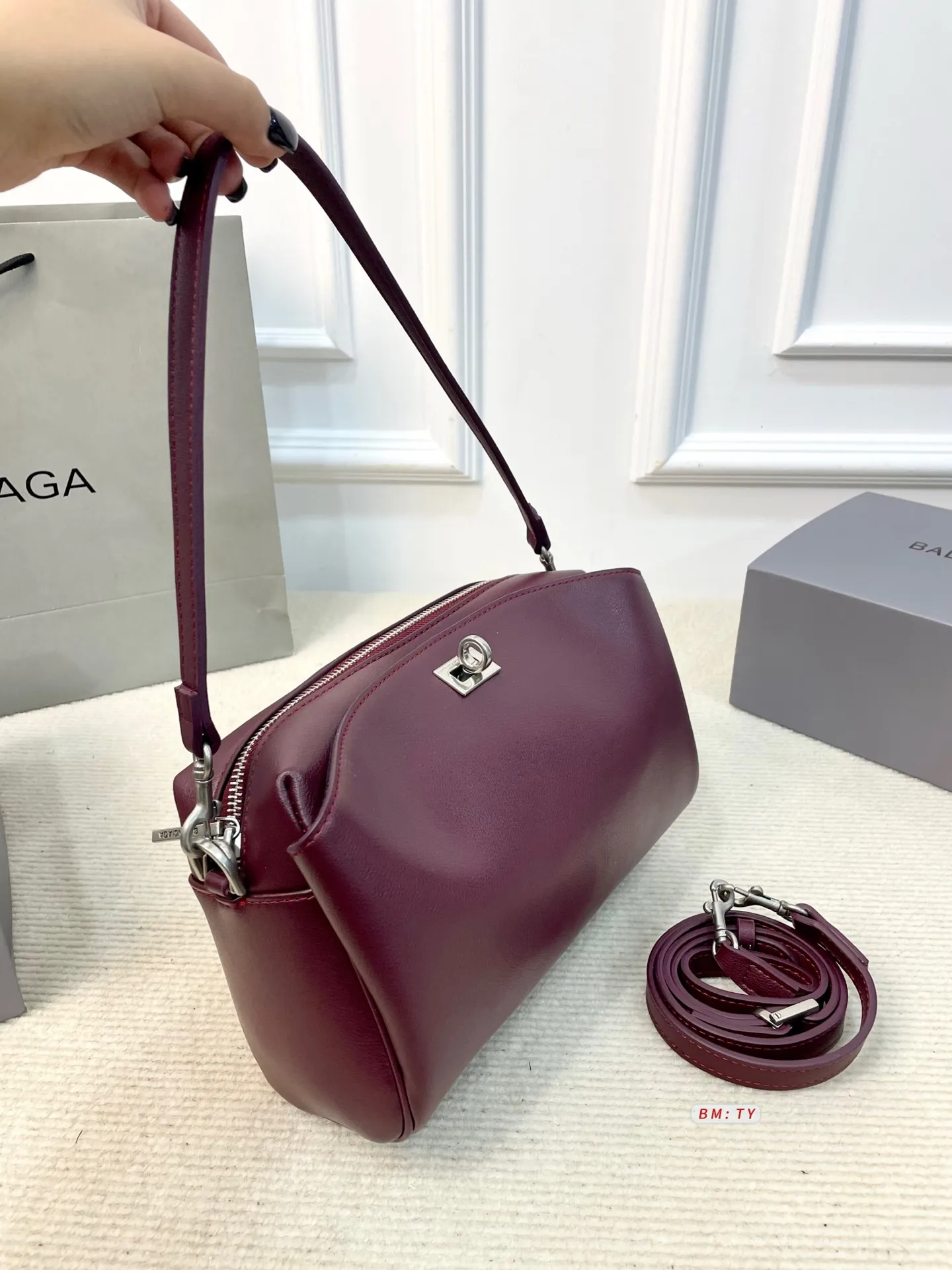 All Categories Official Website "Brand Women's Bags" Women's Bags 💙 BALENCIAGA 2025 New Balenciaga Crossbody Bag