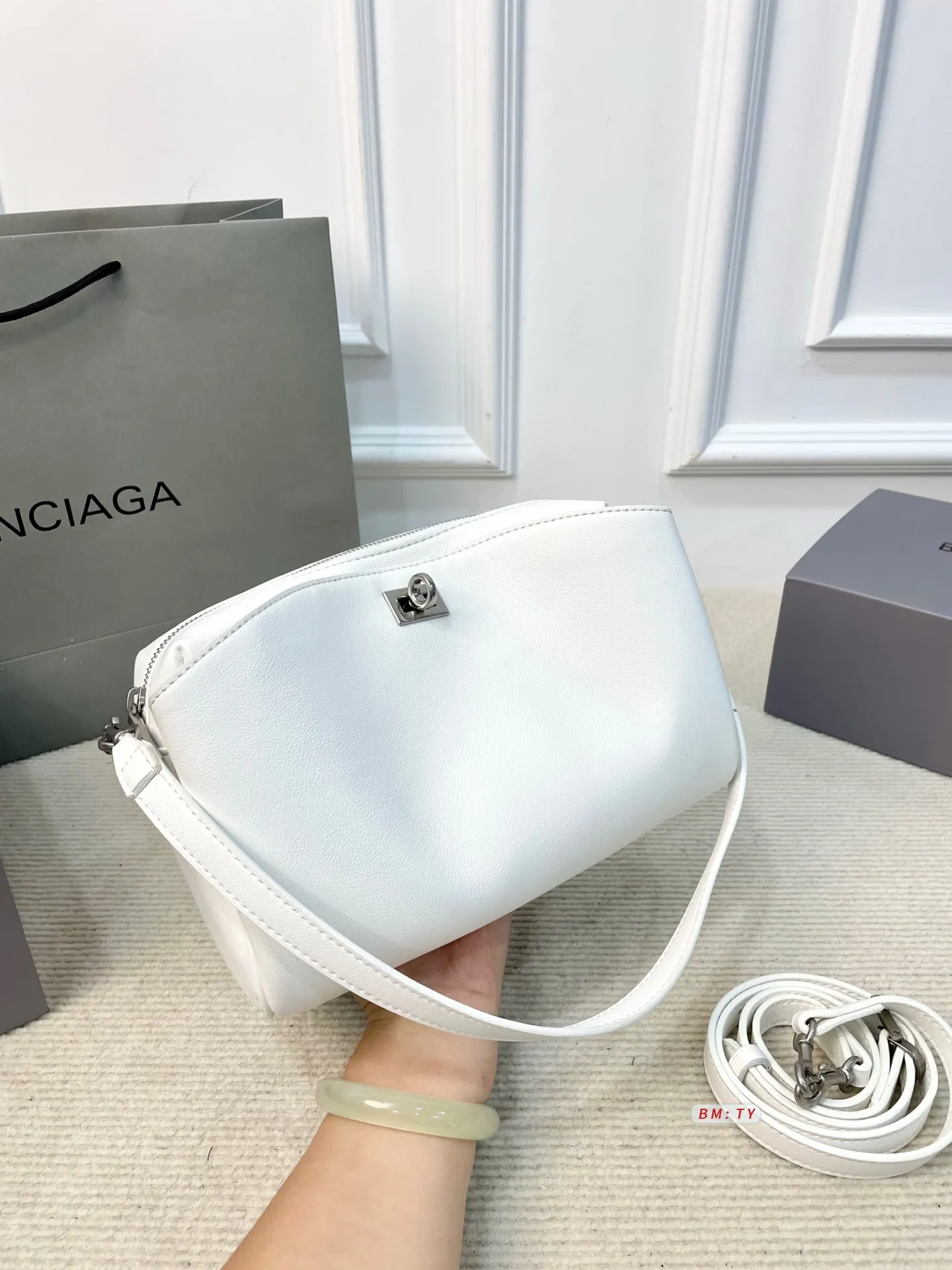 All Categories Official Website "Brand Women's Bags" Women's Bags 💙 BALENCIAGA 2025 New Balenciaga Crossbody Bag