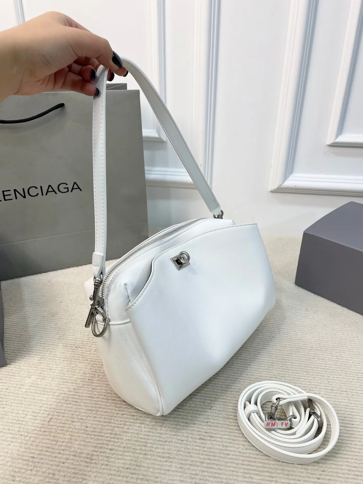All Categories Official Website "Brand Women's Bags" Women's Bags 💙 BALENCIAGA 2025 New Balenciaga Crossbody Bag