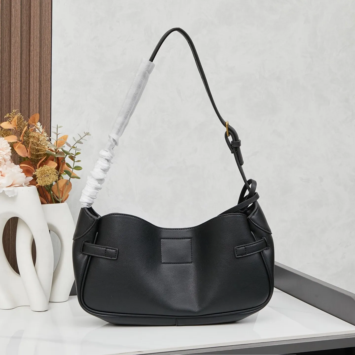 All Categories Official Website "Brand Women's Bags" Women's Bags 💙 BALENCIAGA 2025 Official Website New Balenciaga Underarm Bag