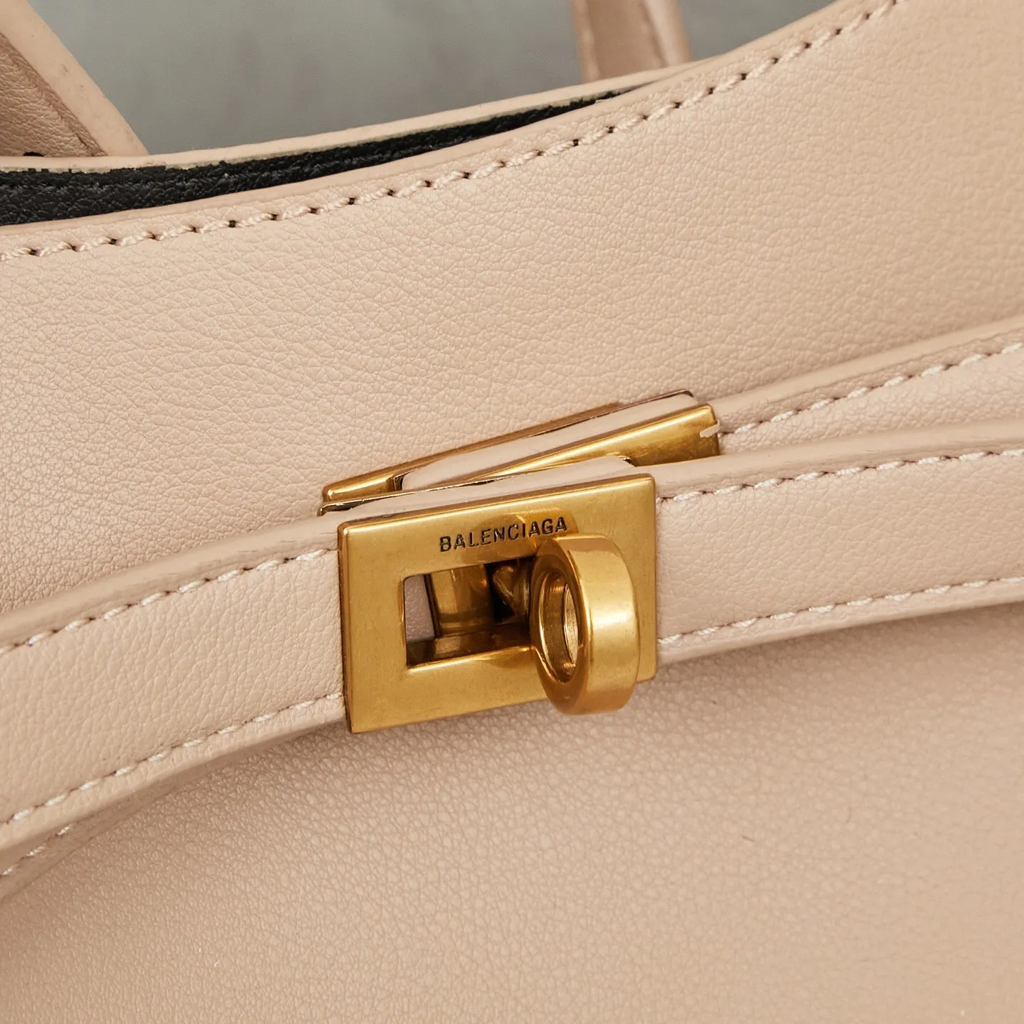 All Categories Official Website "Brand Women's Bags" Women's Bags 💙 BALENCIAGA 2025 Official Website New Balenciaga Underarm Bag