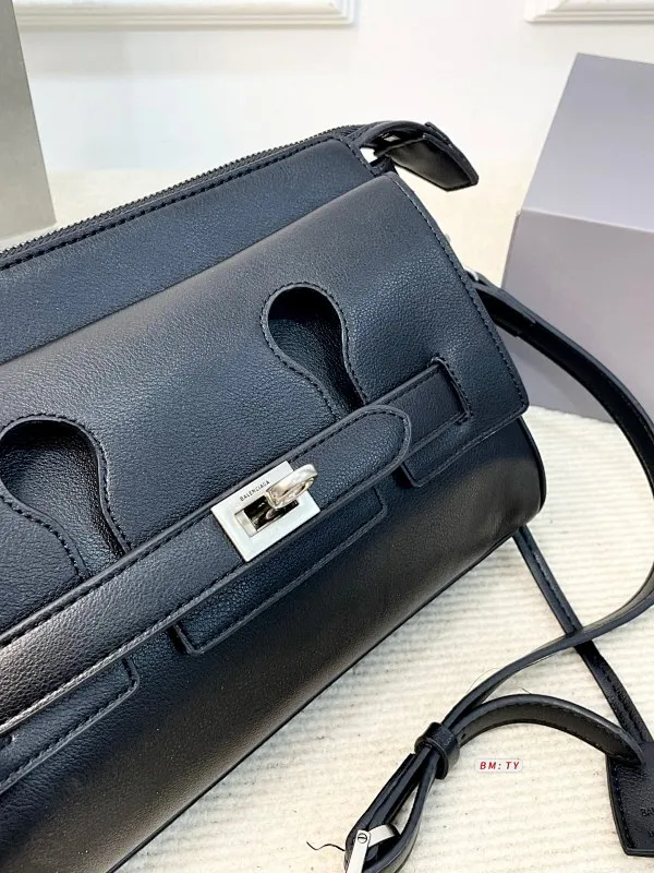 All Categories Official Website "Brand Women's Bags" Women's Bags 💙 BALENCIAGA 2025 New Balenciaga Crossbody Bag