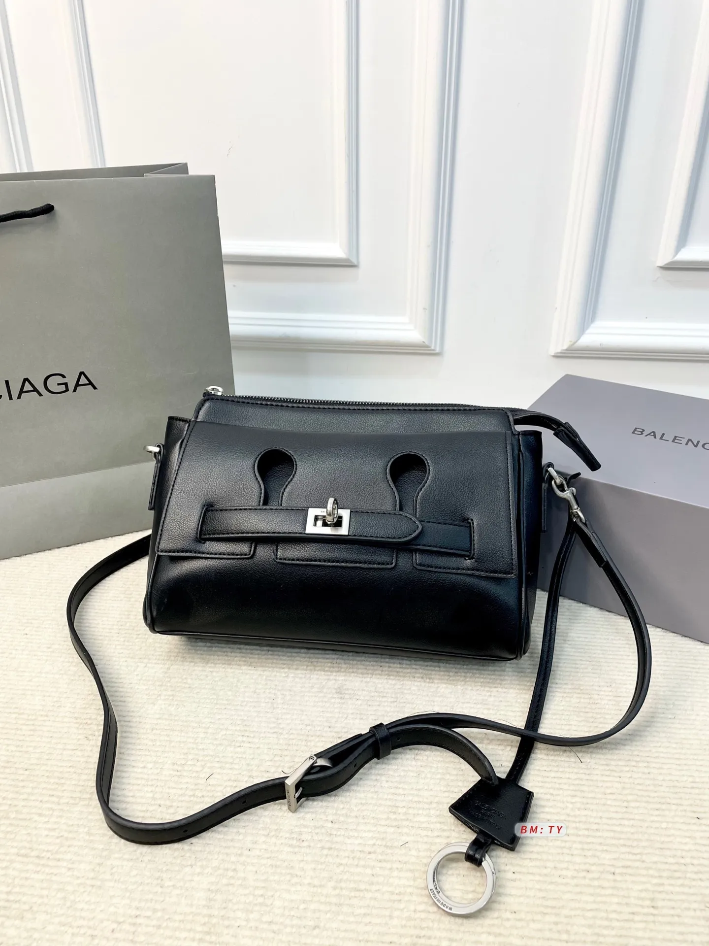All Categories Official Website "Brand Women's Bags" Women's Bags 💙 BALENCIAGA 2025 New Balenciaga Crossbody Bag