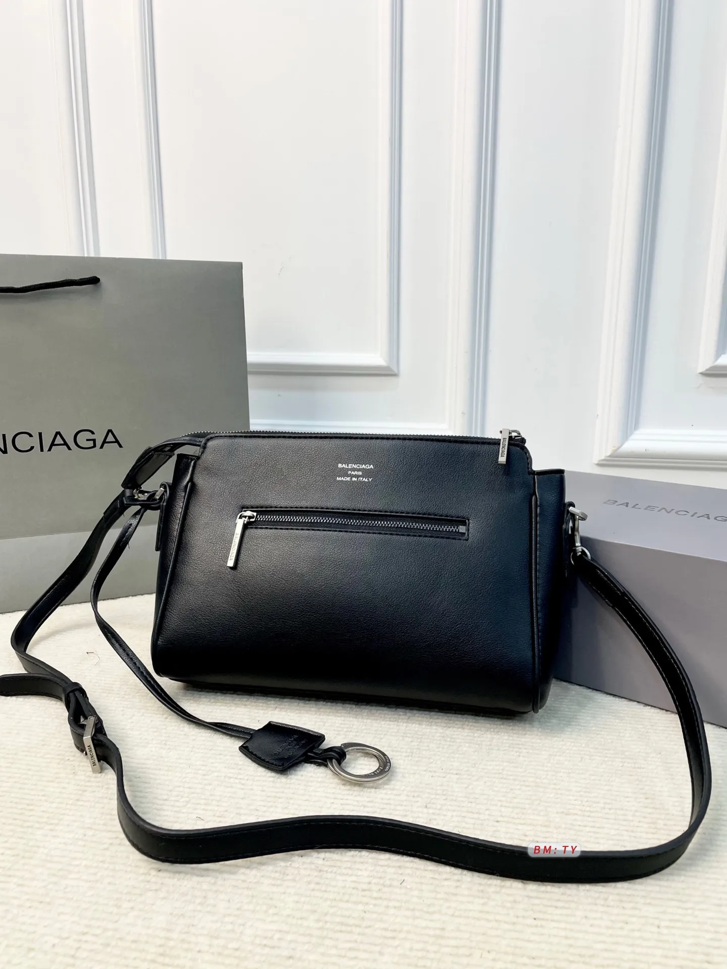 All Categories Official Website "Brand Women's Bags" Women's Bags 💙 BALENCIAGA 2025 New Balenciaga Crossbody Bag