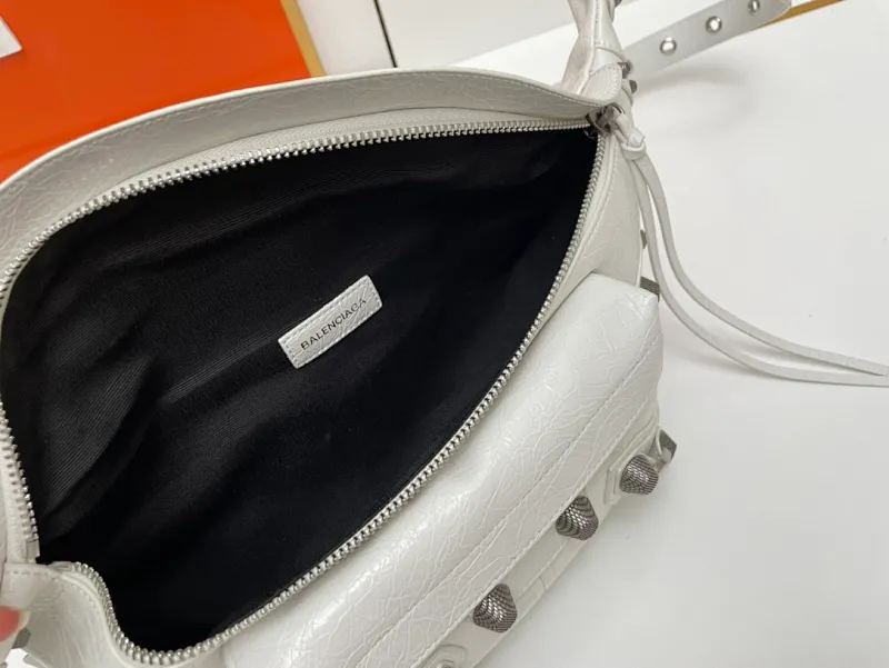 All categories Official website "Brand Women's Bags" Women's Bags 💙 BALENCIAGA 2023 latest Balenciaga crossbody bag