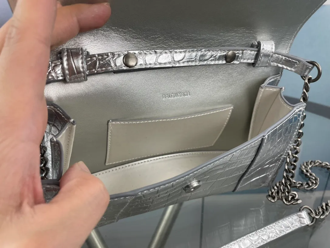 All categories Official website "Brand Women's Bags" Women's Bags 💙 BALENCIAGA 2023 latest Balenciaga crossbody bag