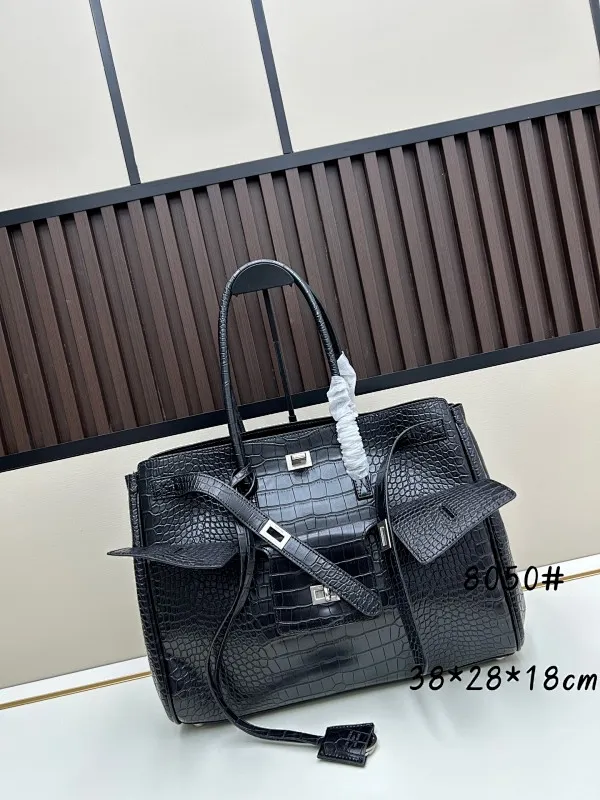All Categories Balenciaga Women's Bags (Balenciaga) Balenciaga 8050