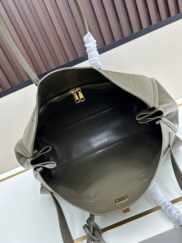 All Categories Balenciaga Women's Bags (Balenciaga) Balenciaga 8050