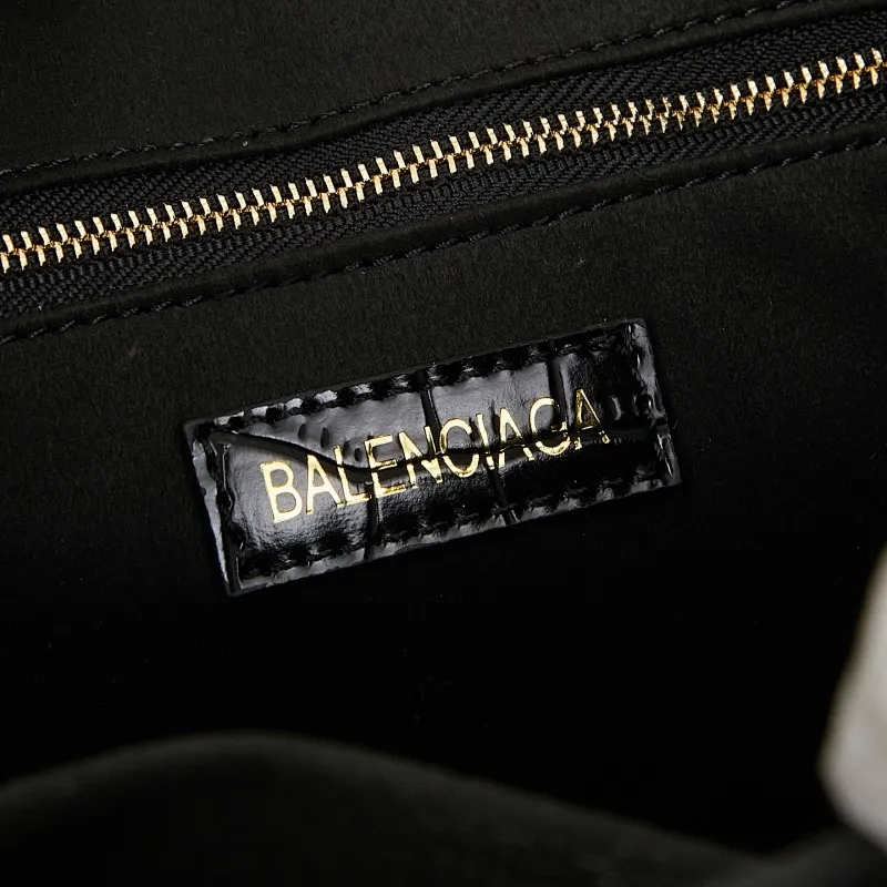 All Categories Official Website "Brand Women's Bags" Women's Bags 💙 BALENCIAGA 2025 Official Website New Balenciaga Crossbody Bag