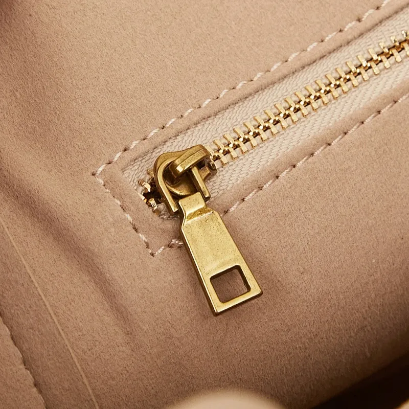 All Categories Official Website "Brand Women's Bags" Women's Bags 💙 BALENCIAGA 2025 Official Website New Balenciaga Crossbody Bag