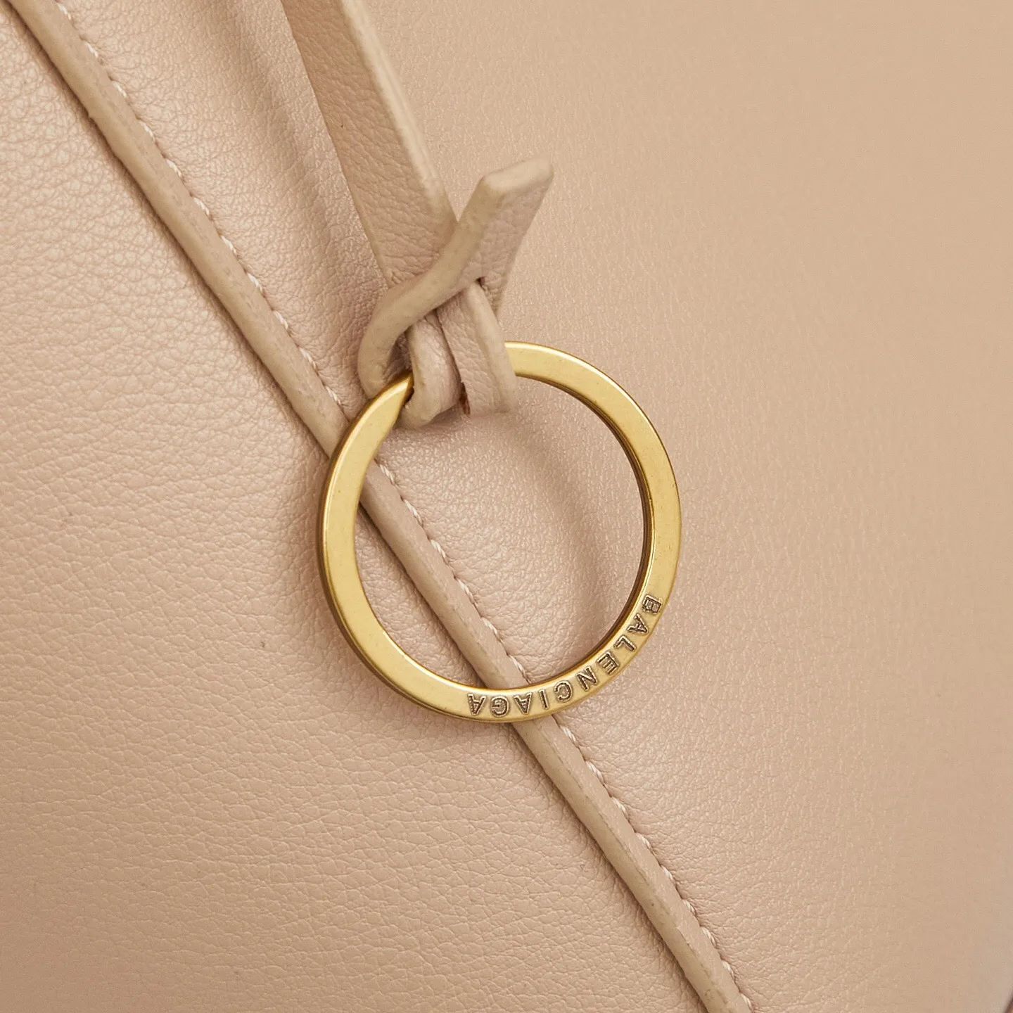 All Categories Official Website "Brand Women's Bags" Women's Bags 💙 BALENCIAGA 2025 Official Website New Balenciaga Crossbody Bag