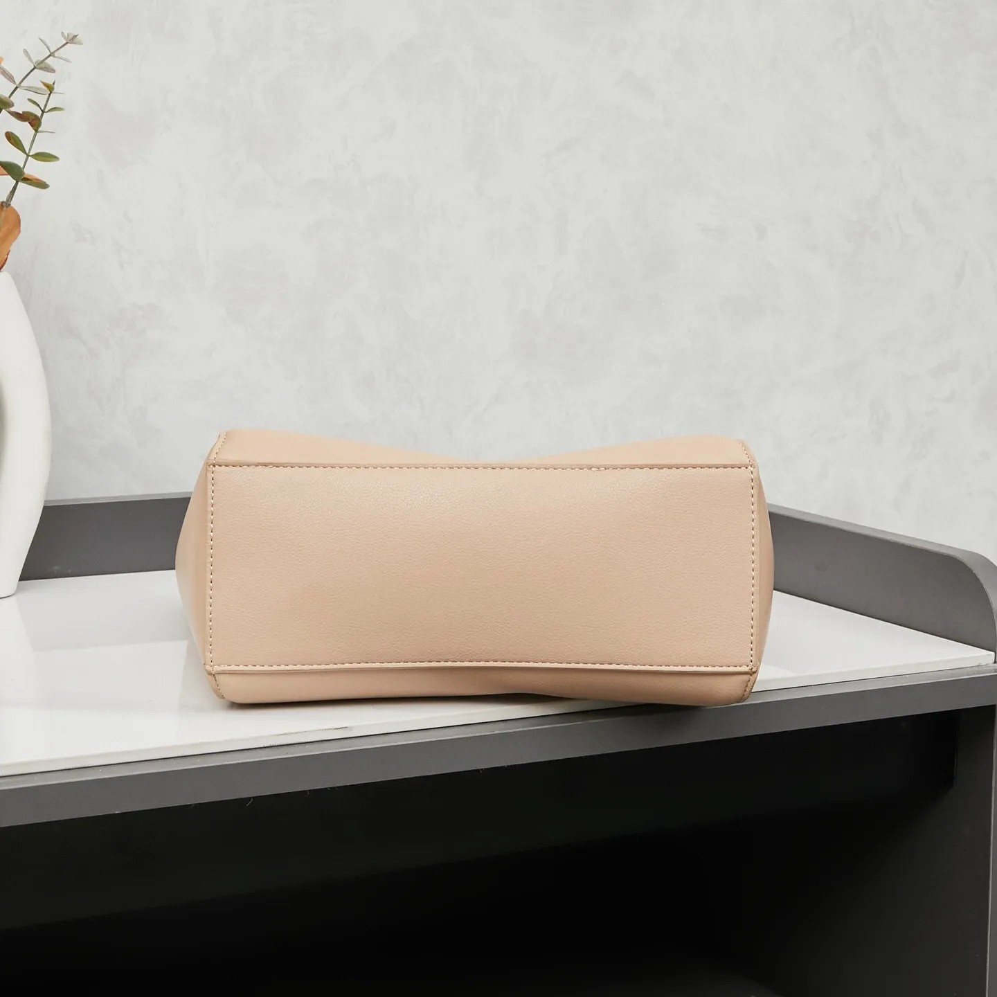 All Categories Official Website "Brand Women's Bags" Women's Bags 💙 BALENCIAGA 2025 Official Website New Balenciaga Crossbody Bag