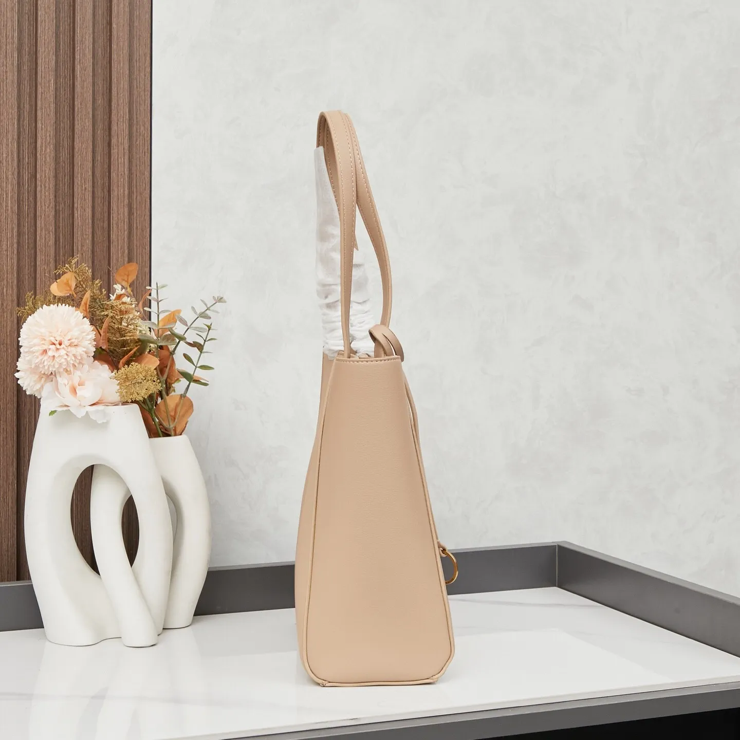 All Categories Official Website "Brand Women's Bags" Women's Bags 💙 BALENCIAGA 2025 Official Website New Balenciaga Crossbody Bag