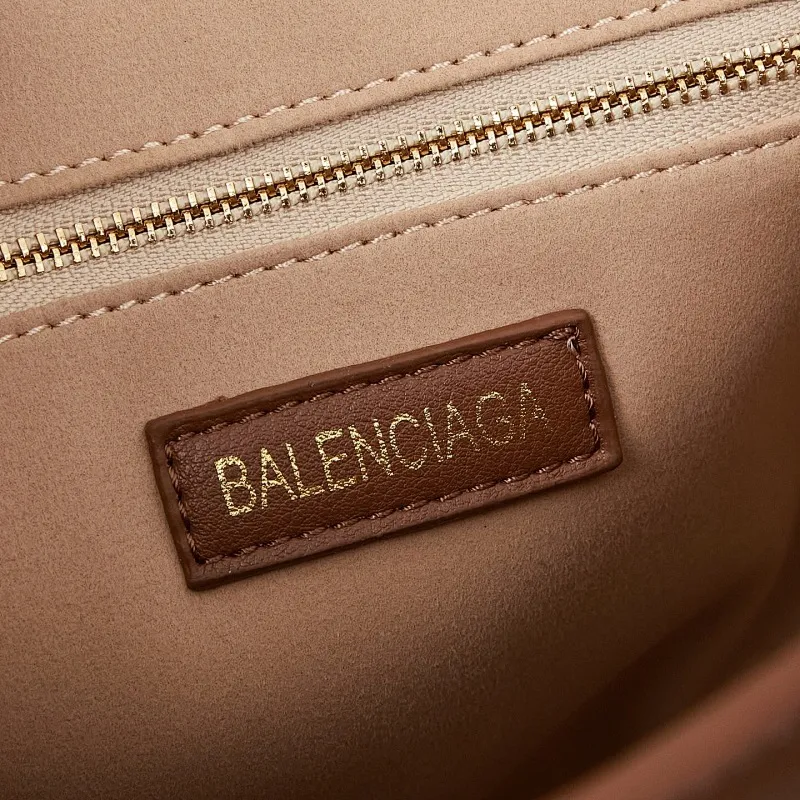 All Categories Official Website "Brand Women's Bags" Women's Bags 💙 BALENCIAGA 2025 Official Website New Balenciaga Crossbody Bag