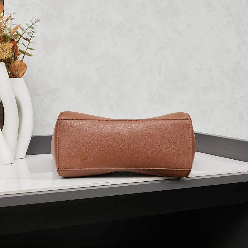 All Categories Official Website "Brand Women's Bags" Women's Bags 💙 BALENCIAGA 2025 Official Website New Balenciaga Crossbody Bag
