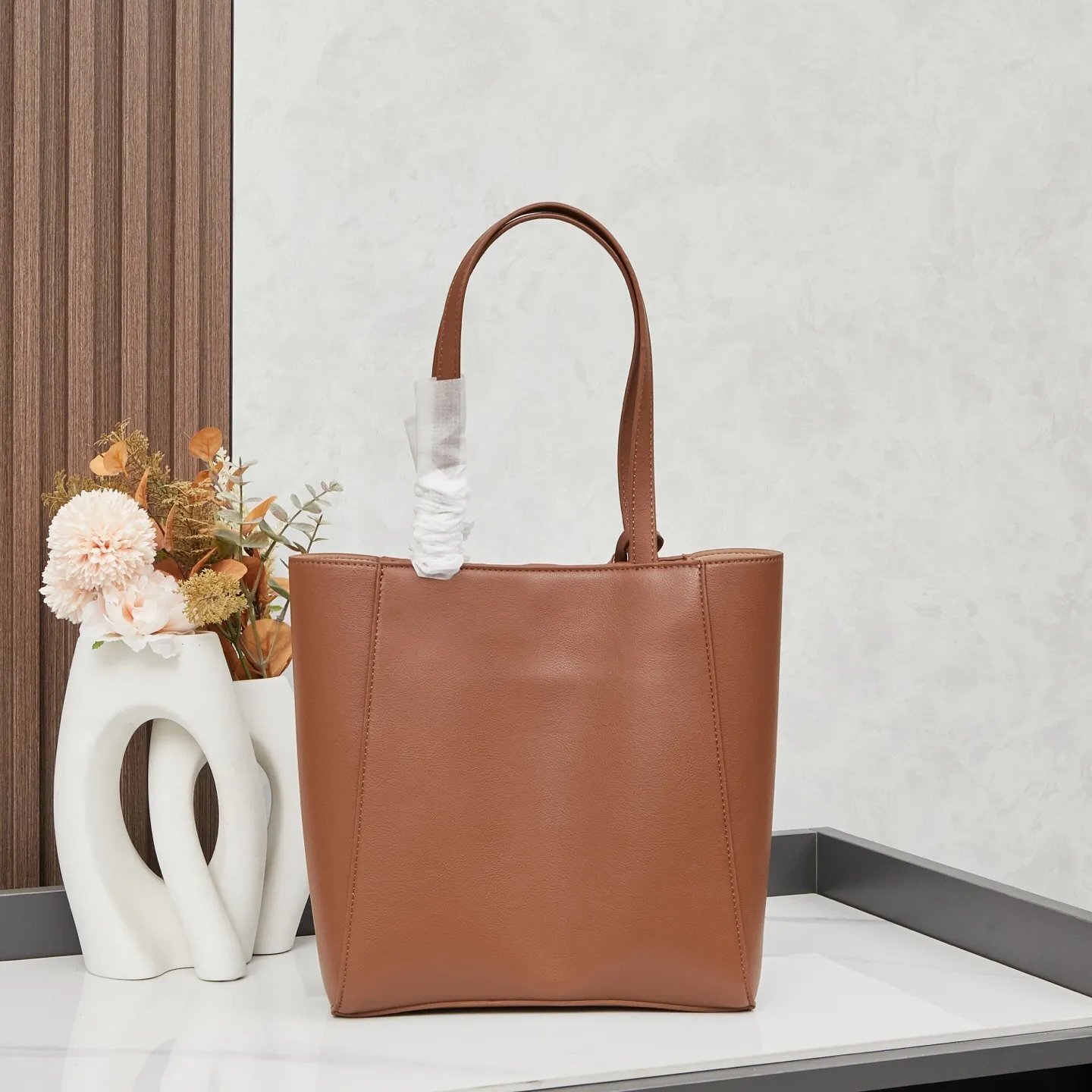 All Categories Official Website "Brand Women's Bags" Women's Bags 💙 BALENCIAGA 2025 Official Website New Balenciaga Crossbody Bag