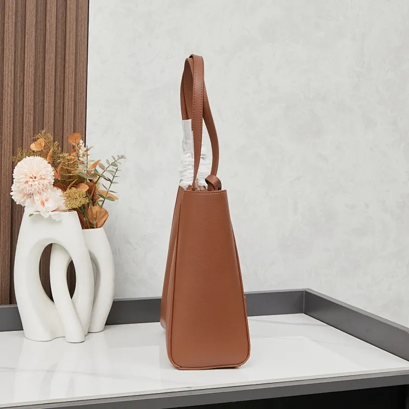 All Categories Official Website "Brand Women's Bags" Women's Bags 💙 BALENCIAGA 2025 Official Website New Balenciaga Crossbody Bag