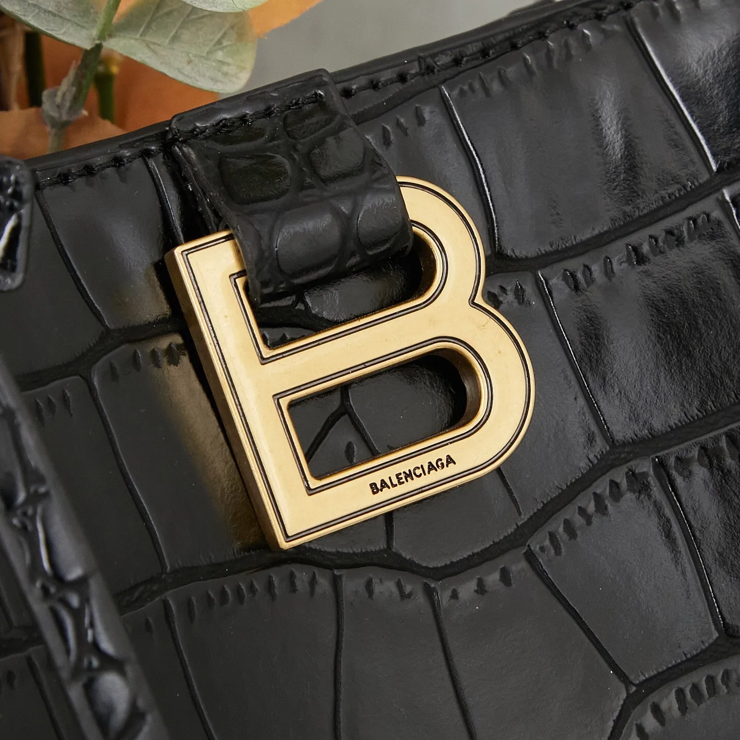 All Categories Official Website "Brand Women's Bags" Women's Bags 💙 BALENCIAGA 2025 Official Website New Balenciaga Crossbody Bag