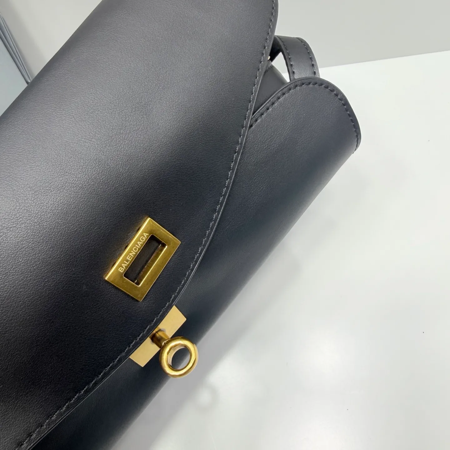 All Categories Official Website "Brand Women's Bags" Women's Bags 💙 BALENCIAGA 2026 New Balenciaga Crossbody Bag