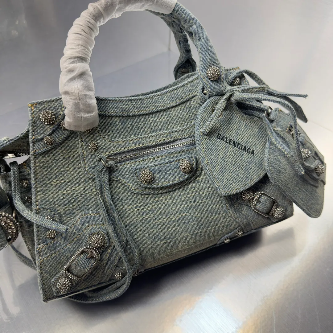 All categories Balenciaga Women's Bags (Balenciaga) Balenciaga 26318