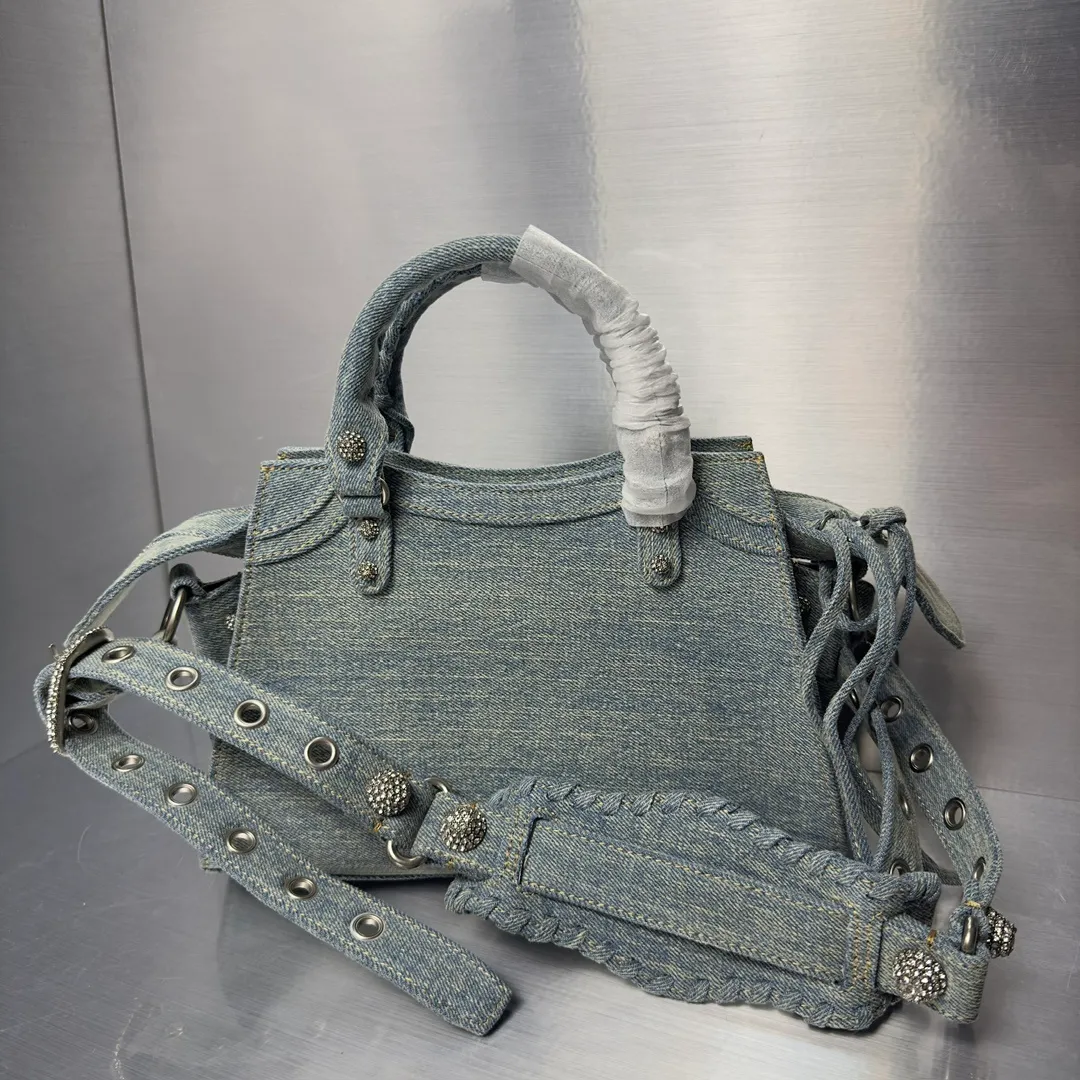 All categories Balenciaga Women's Bags (Balenciaga) Balenciaga 26318