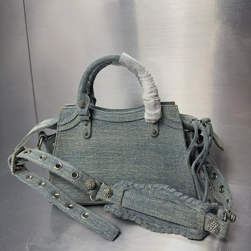 All categories Balenciaga Women's Bags (Balenciaga) Balenciaga 26318