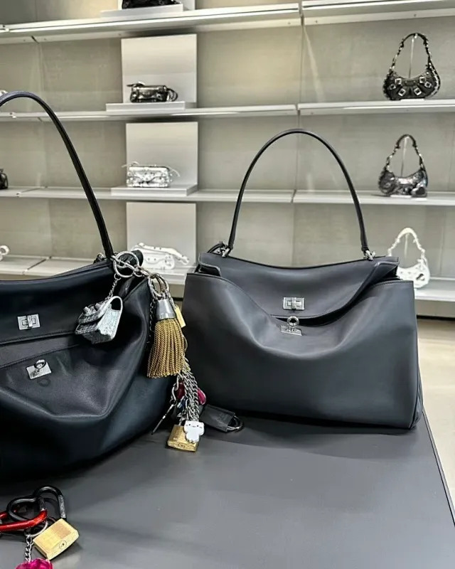 All Categories Balenciaga Women's Bags (Balenciaga) Balenciaga 2211