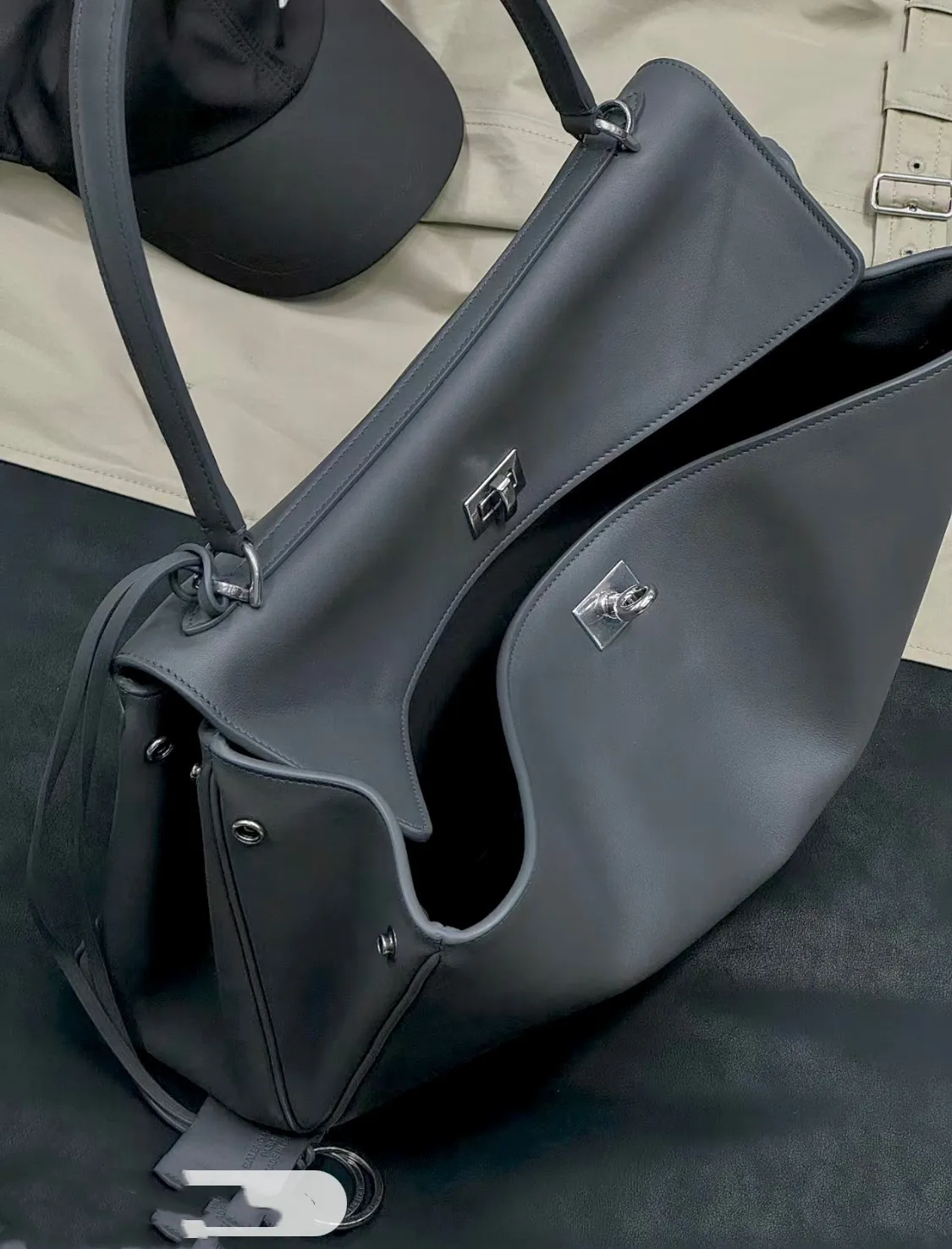 All Categories Balenciaga Women's Bags (Balenciaga) Balenciaga 2211