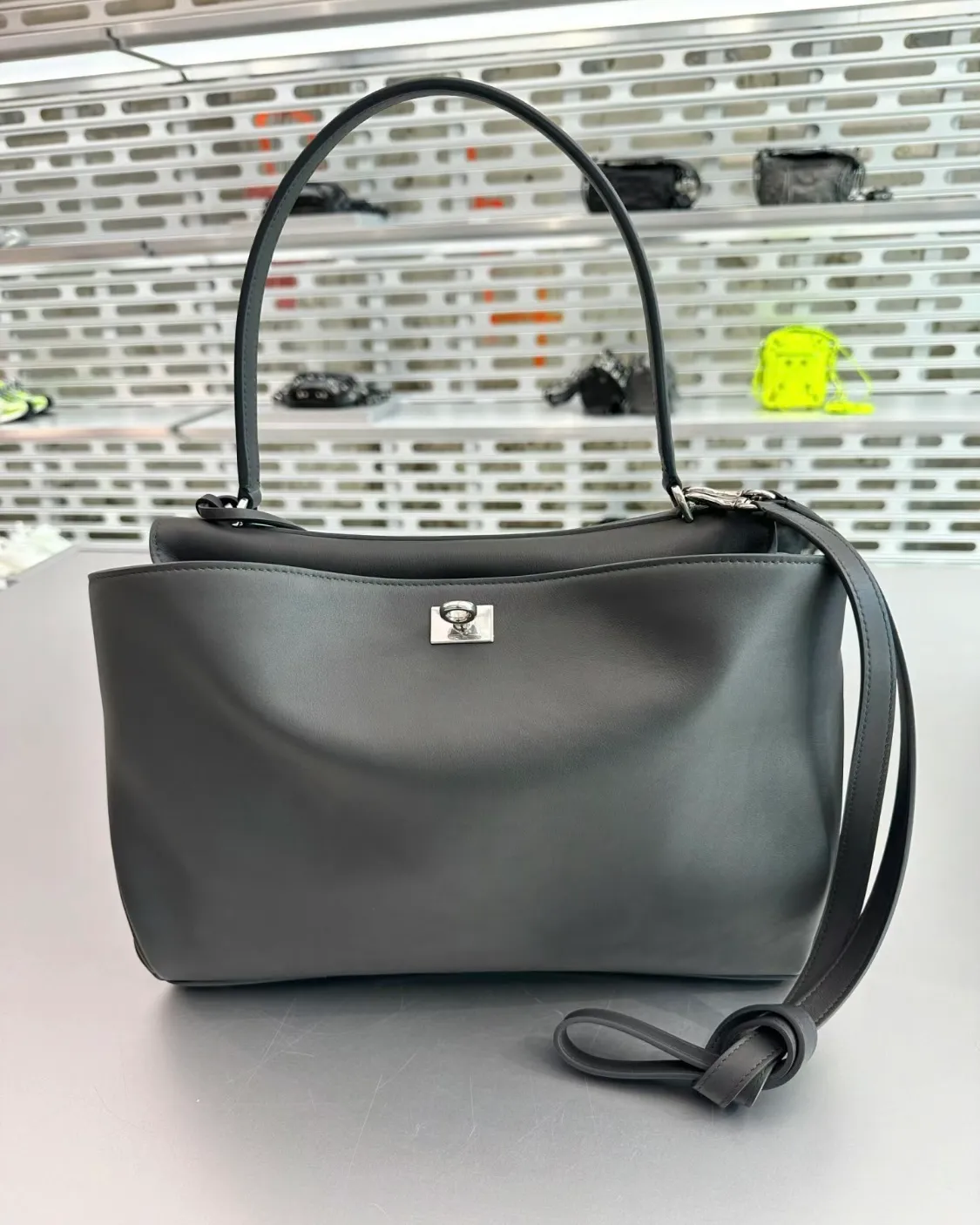 All Categories Balenciaga Women's Bags (Balenciaga) Balenciaga 2211