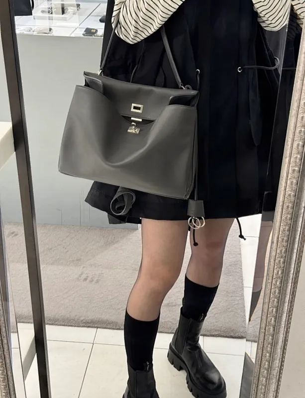 All Categories Balenciaga Women's Bags (Balenciaga) Balenciaga 2211
