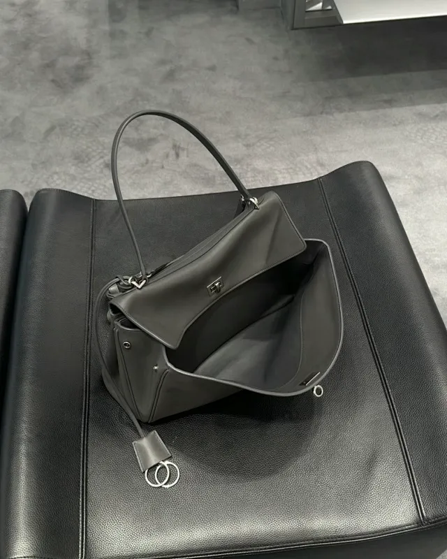 All Categories Balenciaga Women's Bags (Balenciaga) Balenciaga 2211