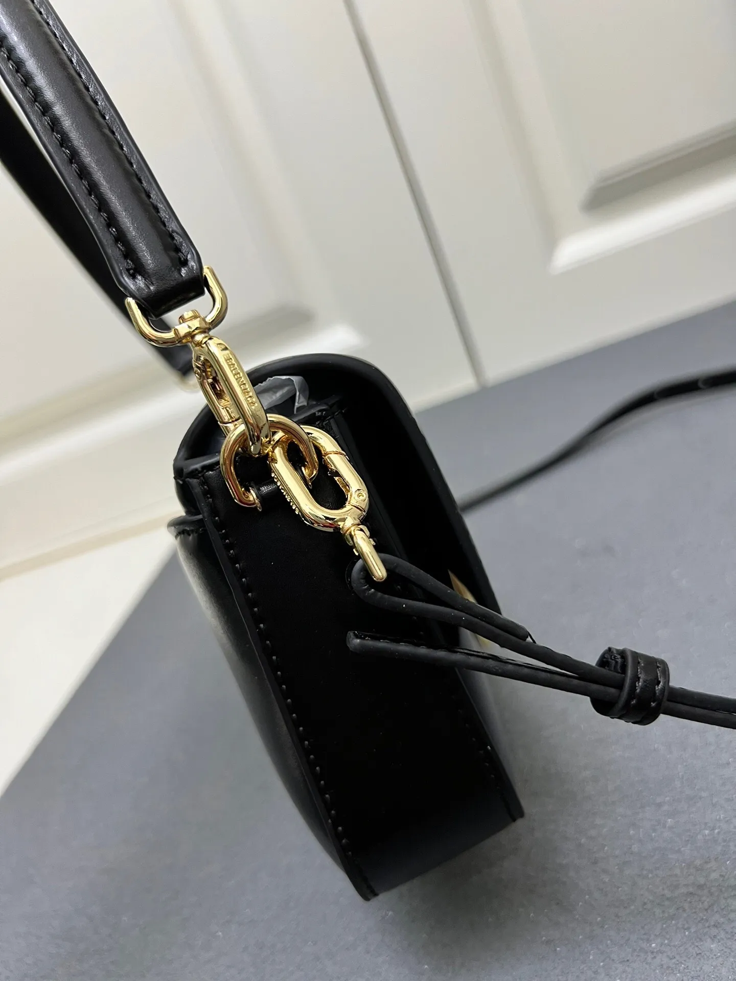 All Categories Official Website "Brand Women's Bags" Women's Bags 💙 BALENCIAGA 2025 New Balenciaga Crossbody Bag