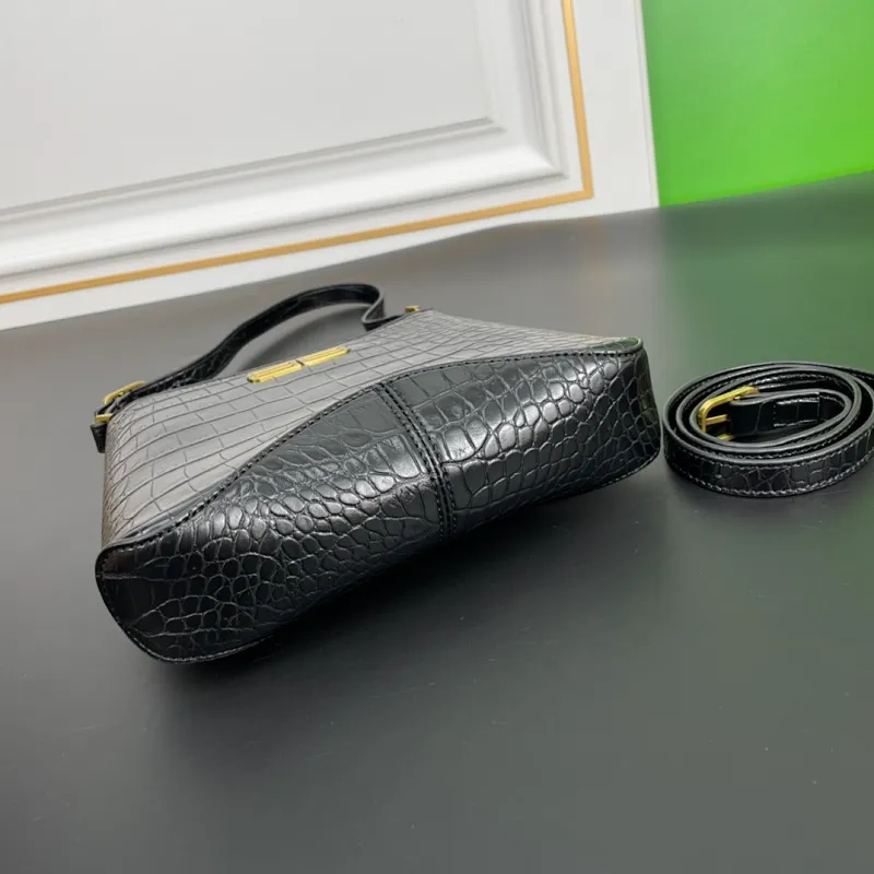 All categories Balenciaga Women's Bags (Balenciaga) Balenciaga 22165