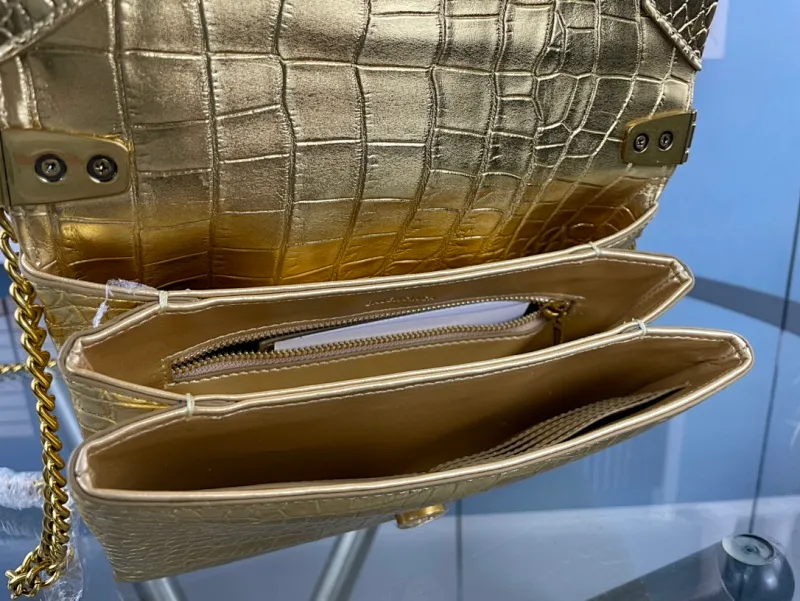 All Categories Official Website "Brand Women's Bags" Women's Bags 💙 BALENCIAGA 2023 latest Balenciaga crocodile pattern crossbody bag