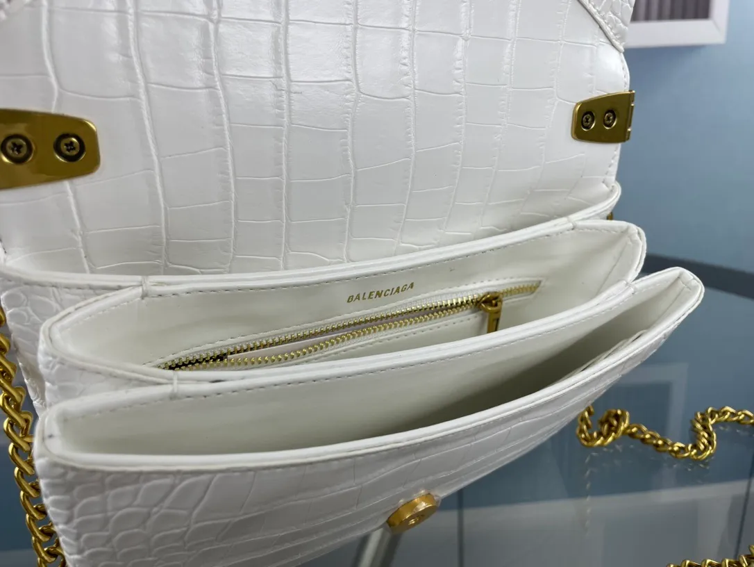 All Categories Official Website "Brand Women's Bags" Women's Bags 💙 BALENCIAGA 2023 latest Balenciaga crocodile pattern crossbody bag