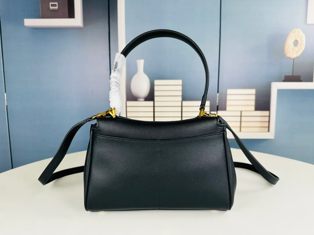 All categories Balenciaga Women's Bags (Balenciaga) Balenciaga 95562