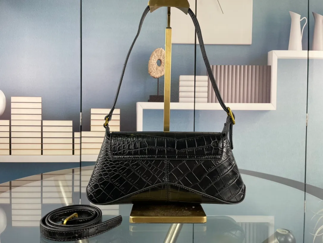 All categories Official website "Brand Women's Bags" Women's Bags 💙 BALENCIAGA 2023 latest Balenciaga crossbody bag