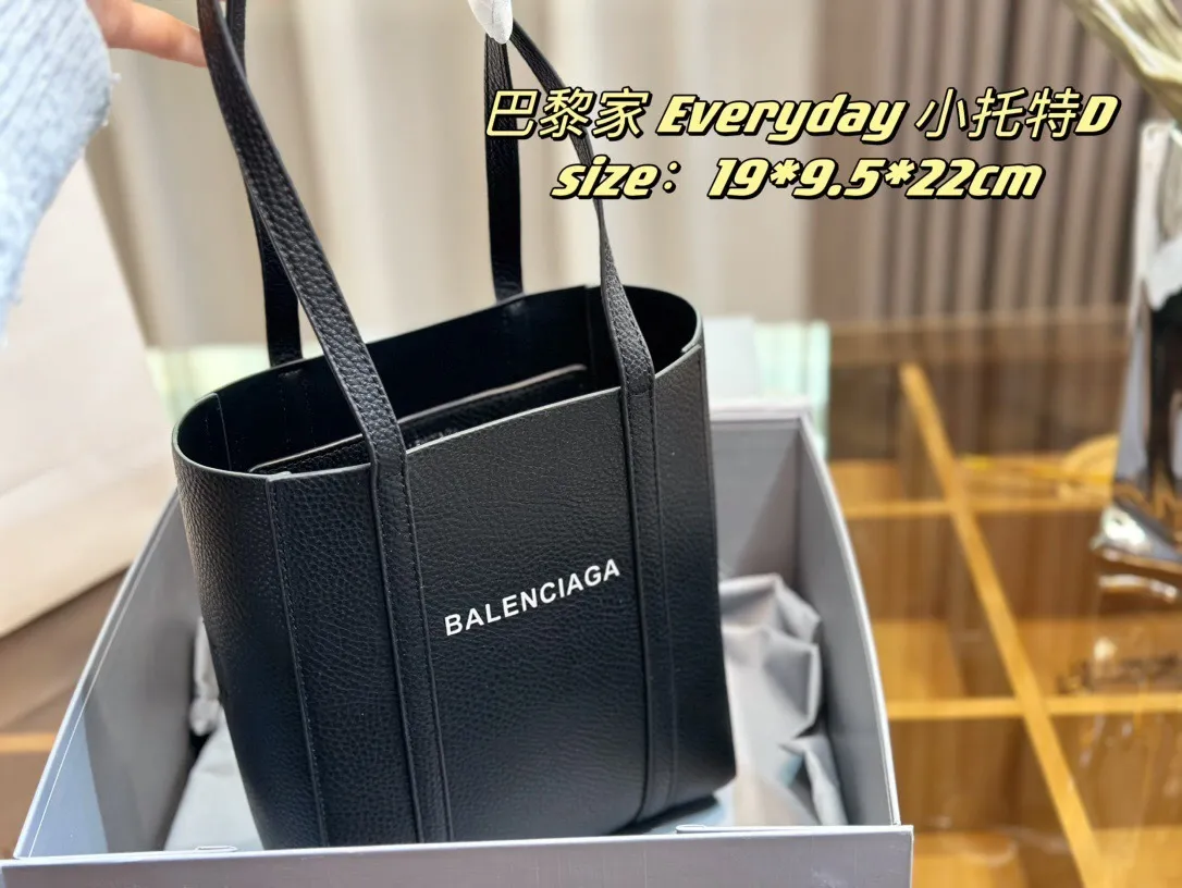 All Categories Official Website "Brand Women's Bags" Women's Bags 💙 BALENCIAGA 2024 Official Website New Balenciaga Tote Bag