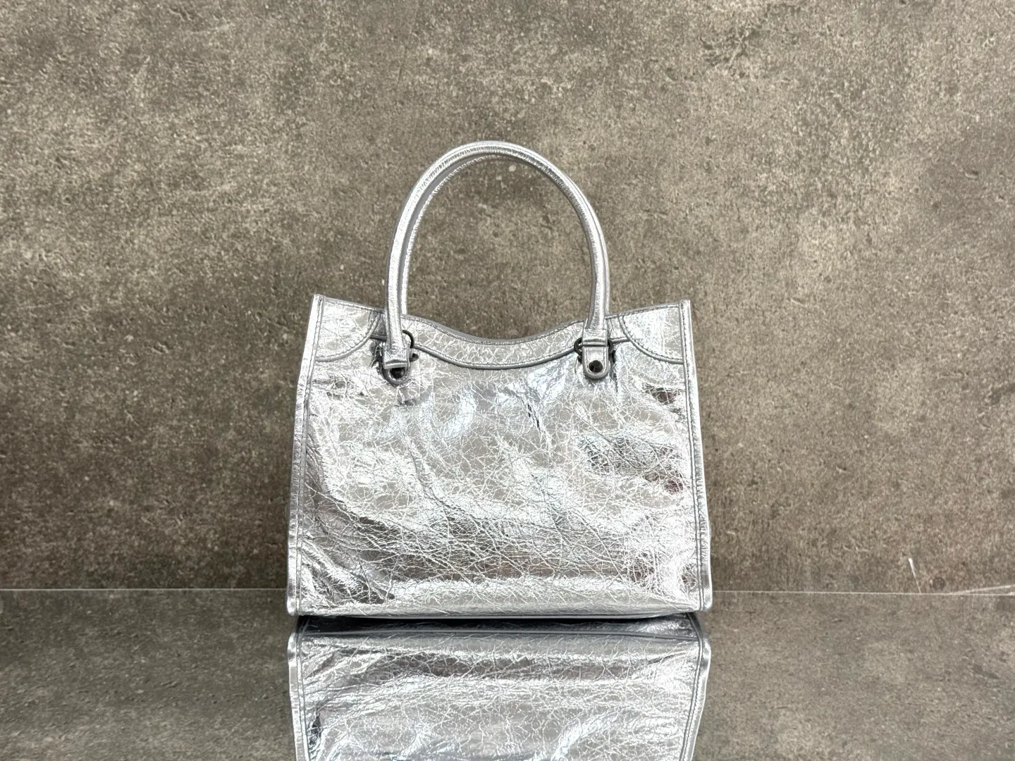 All Categories Balenciaga Women's Bags (Balenciaga) Balenciaga 1020
