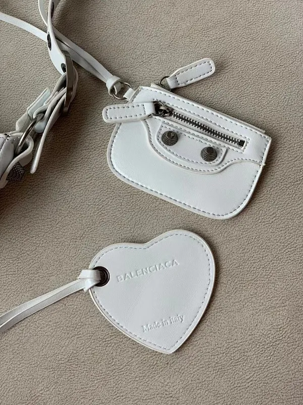 All categories Official website "Brand Women's Bags" Women's Bags 💙 BALENCIAGA Fine imitation BALENCIAGA, high imitation BALENCIAGA bag, BALENCIAGA crossbody bag, 2023 official latest version BALENCIAGA armpit bag, BALENCIAGA bag factory, recommended bag, size: 25-6-14C